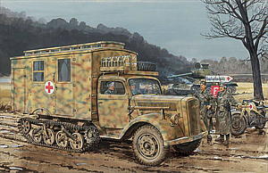 1/35 WW.II ドイツ軍 Sd.Kfz.3 マウルティア 野戦救急車 w/衛生兵&負傷兵フィギュア