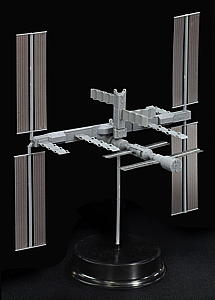 【予約する】 1/400 ISS 国際宇宙ステーション(2007年仕様) 【予約する】 1/400 ISS 国際宇宙ステーション(2007年仕様)