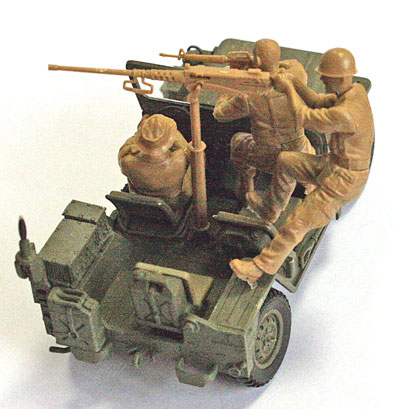 1/35　米・ベトナム戦兵士3体車上射撃シーン+解放戦線兵2体 - ウインドウを閉じる