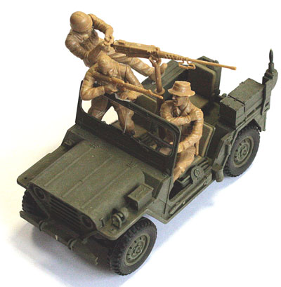1/35　米・ベトナム戦兵士3体車上射撃シーン+解放戦線兵2体