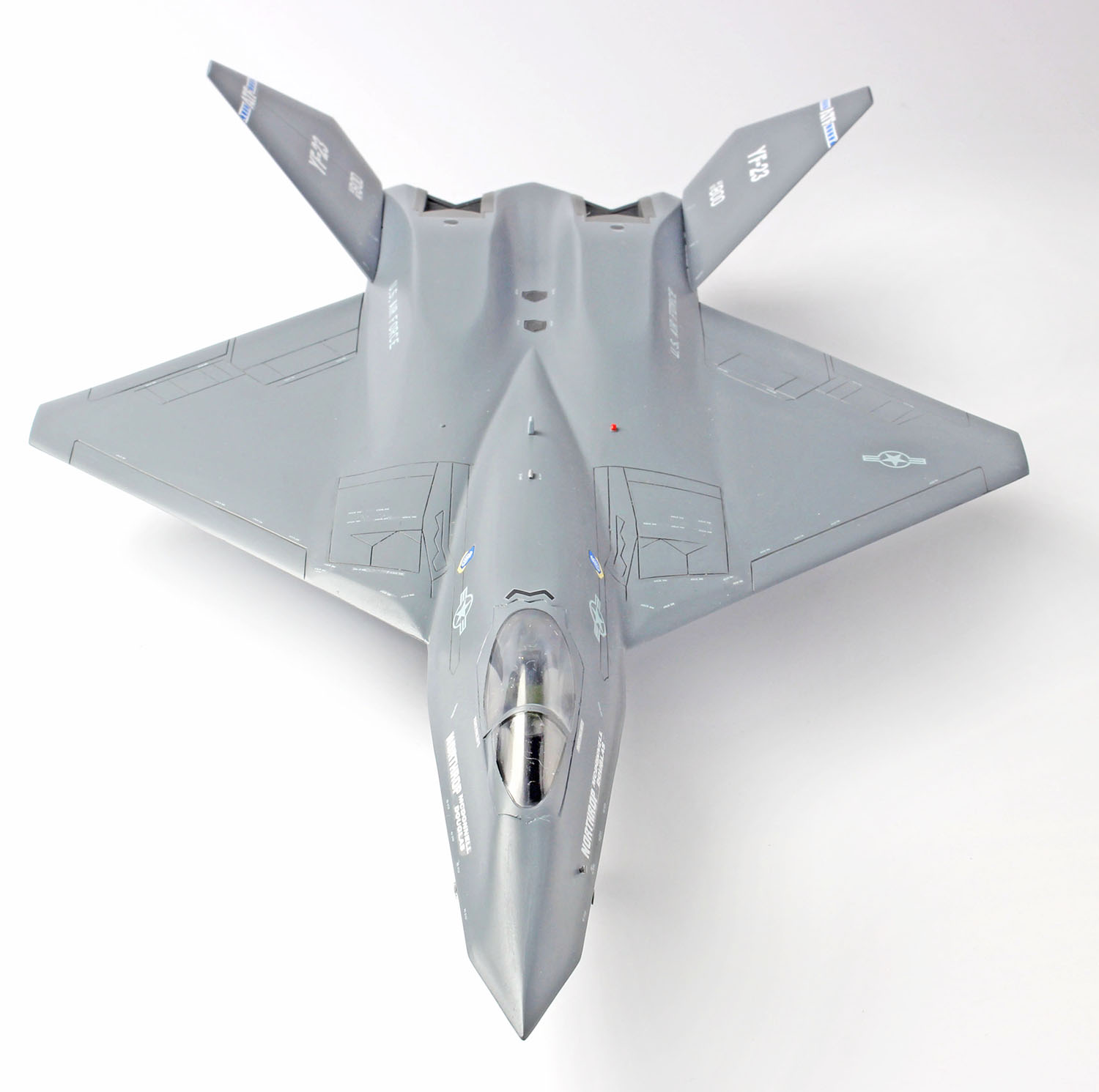 1/72 アメリカ空軍 試作戦闘機 YF-23