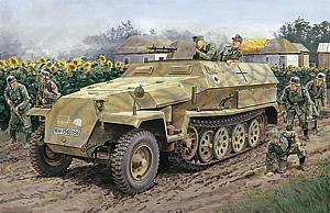 1/35 WW.II ドイツ軍 Sd.Kfz.251 Ausf.C フィギュア4体付属（ボーナスパーツひまわり付属）